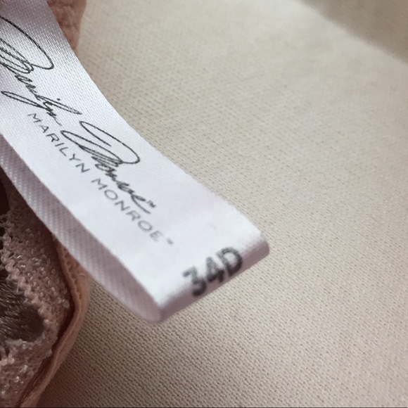 Marilyn Monroe • blush lace bra - Picture 6 of 7